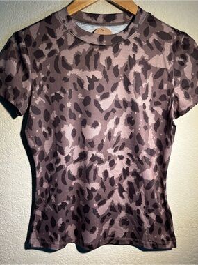 Short Sleeve Leopard Print Tee in Mauve and Brown